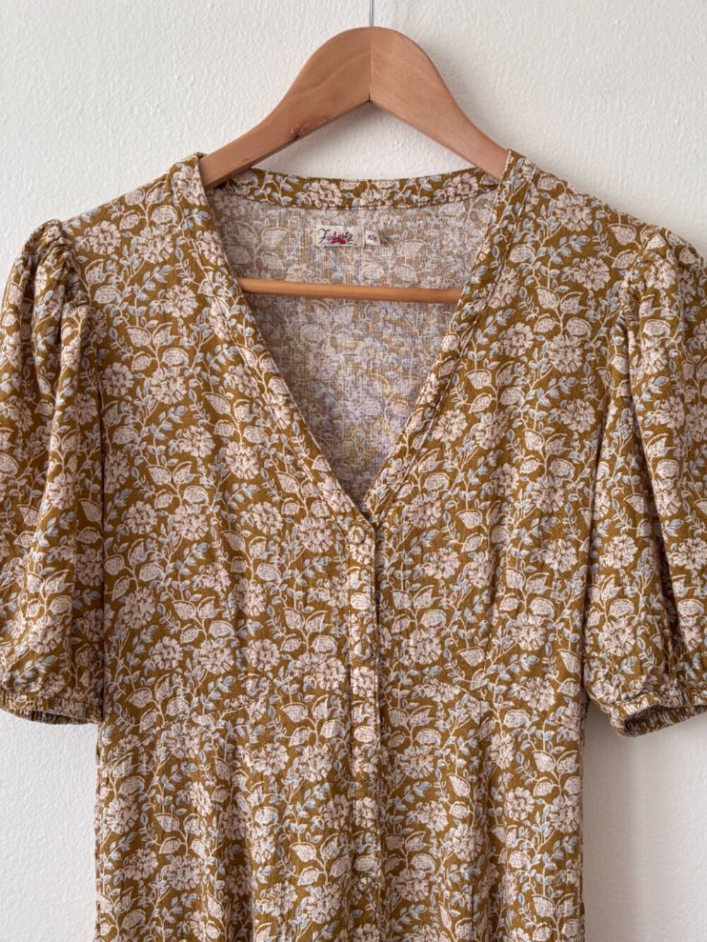 Faherty Havana Linen Blend Midi Dress in Golden Theodora Floral - Picture 4 of 8